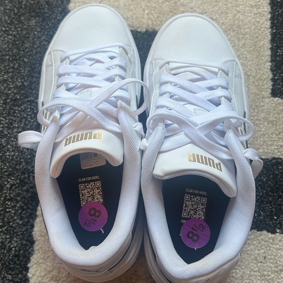 Worn once Puma black and white sneakers - Picture 4 of 4